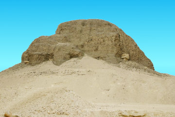 Who built the mud-brick pyramid of Sesostris II and why did they disappear?*